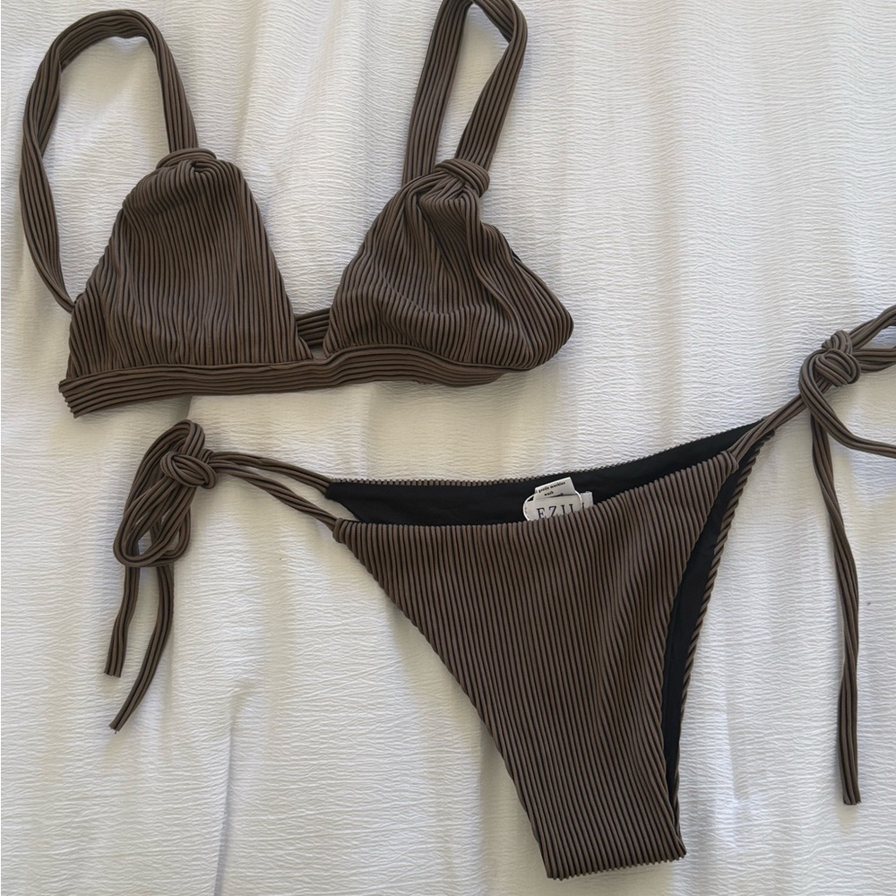 Elegant Brown Ribbed Bikini Set